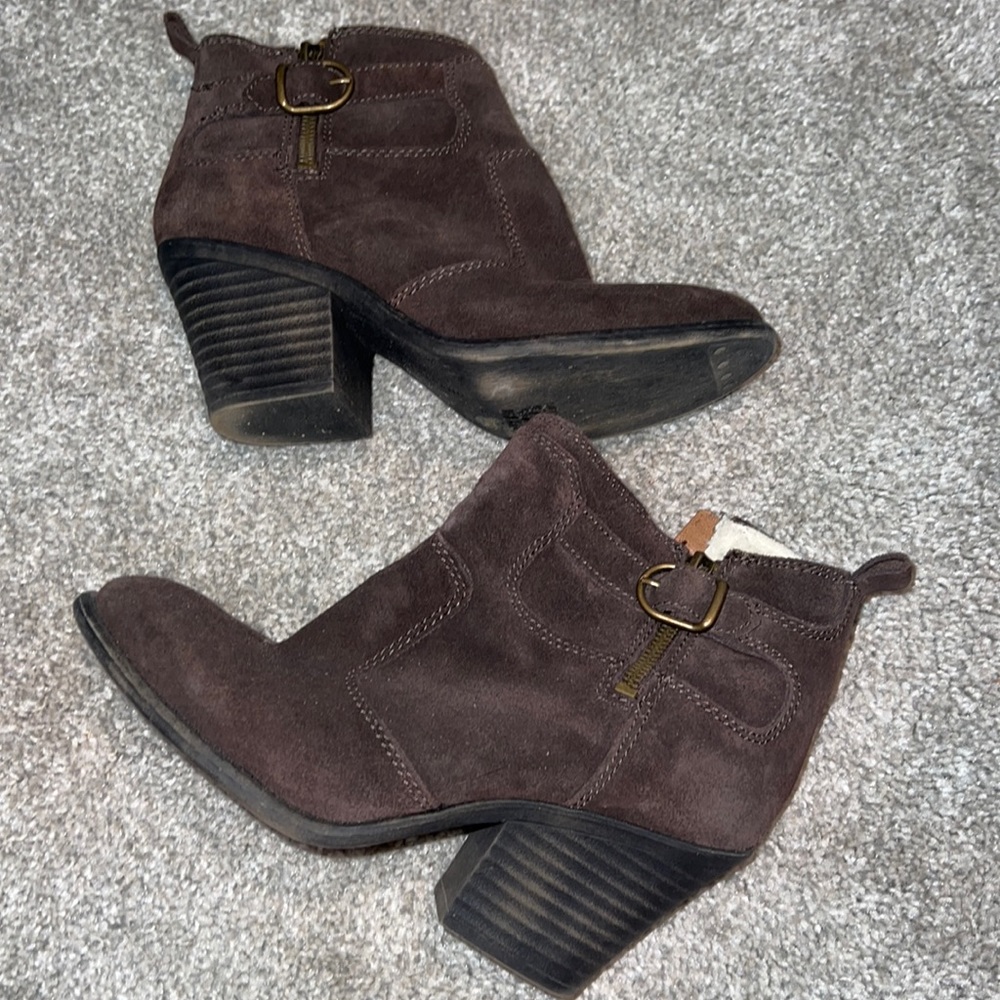 Sz 6 faux fur lined booties block heel